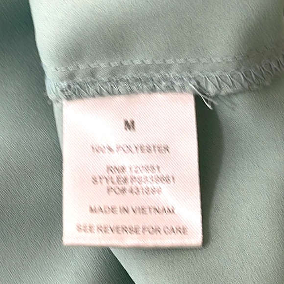 Pink Rose Sage Green V-Neck Balloon 3/4 Sleeves Blouse - Picture 12 of 13